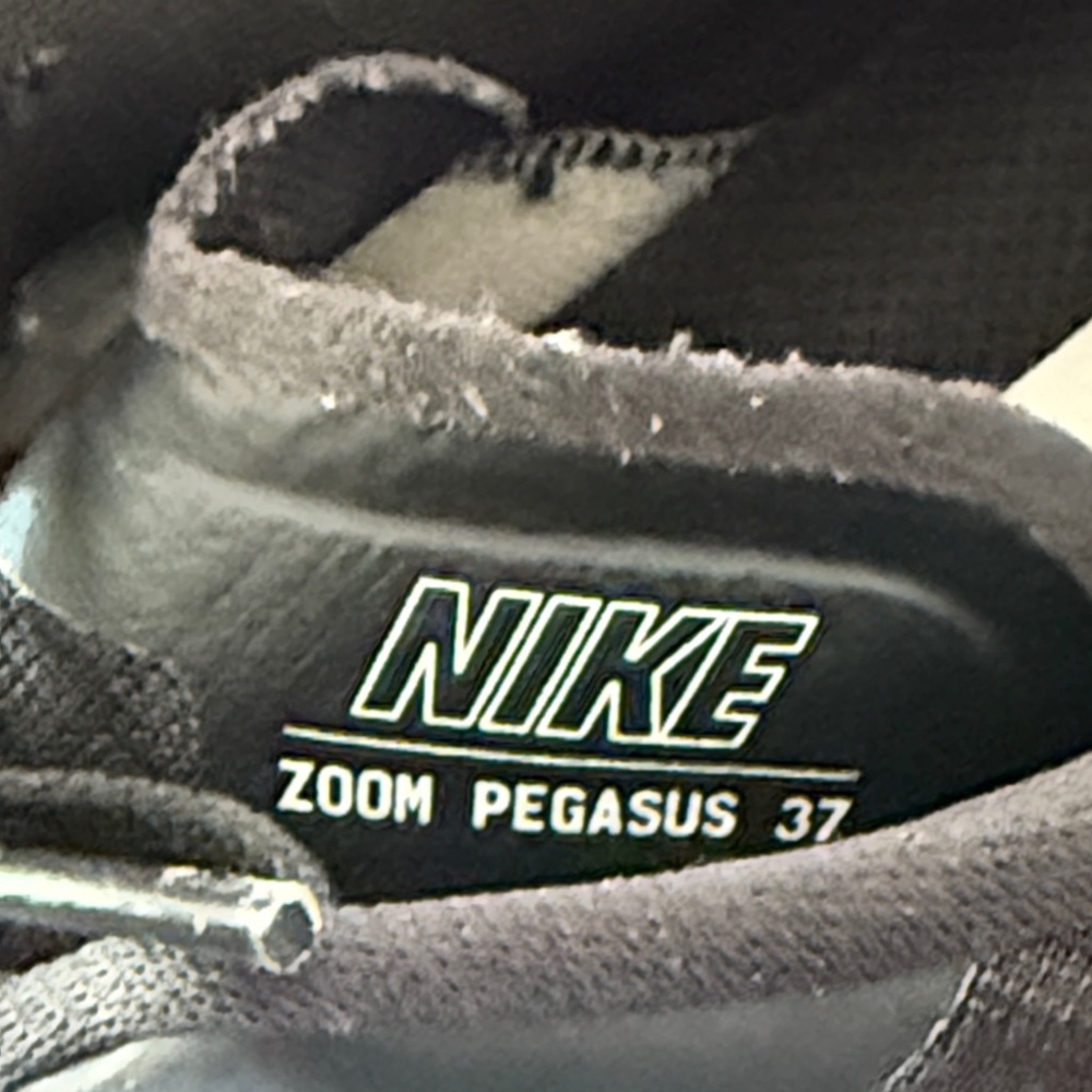 Women’s NIKE PEGASUS 37 size 9 Running Shoes - Picture 5 of 15